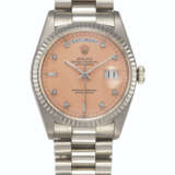 Rolex. ROLEX, WHITE GOLD AND DIAMONDS DAY-DATE WITH PINK STELLA DIAL, REF. 18239 - Foto 3