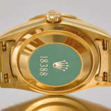 Rolex. ROLEX, GOLD AND DIAMONDS DAY-DATE WITH GREEN LACQUERED DIAL, REF. 18388 - photo 2