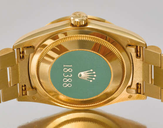 Rolex. ROLEX, GOLD AND DIAMONDS DAY-DATE WITH GREEN LACQUERED DIAL, REF. 18388 - фото 2