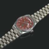 Rolex. ROLEX, WHITE GOLD AND DIAMONDS DAY-DATE WITH OXBLOOD DIAL, REF. 1803 - MADE FOR THE SULTANATE OF OMAN - photo 2