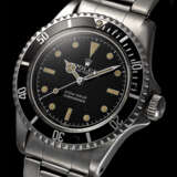 Rolex. ROLEX, STEEL SUBMARINER WITH POINTED CROWN GUARDS AND GILT GLOSSY DIAL, REF. 5512 - Foto 1