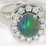 Ring: attraktiver weißgoldener Brillantring mit Opal, insgesamt ca. 1,12ct Brillanten, 18K Gold - photo 2