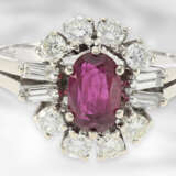 Ring: schöner vintage Rubinring mit Diamanten, insgesamt ca. 1,6ct, 14K Weißgold - photo 2