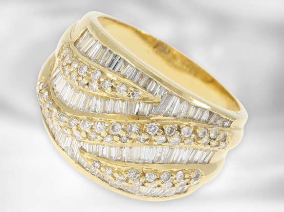 Ring: gelbgoldener vintage Ring mit Diamanten, insgesamt ca. 2ct, 18K Gold - Foto 1