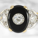 Ring: zierlicher antiker Onyxring mit Diamanten im Altschliff, insgesamt ca. 0,61ct, 18K Gold - Foto 2