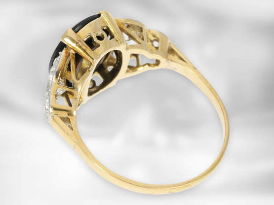 Ring: zierlicher antiker Onyxring mit Diamanten im Altschliff, insgesamt ca. 0,61ct, 18K Gold - фото 4