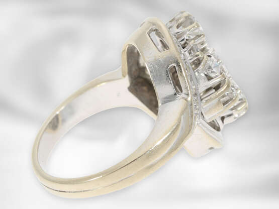 Ring: attraktiver weißgoldener Brillantring, insgesamt ca. 1,33ct, 14K Gold - фото 3