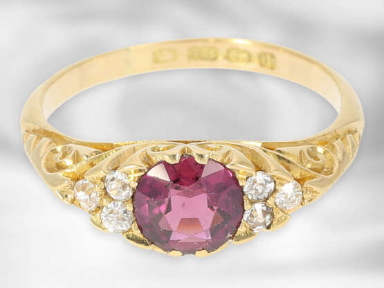 Ring: sehr dekorativer antiker Rubinring mit Altschliff-Diamanten, insgesamt ca. 1ct, 18K Gold, Hallmarks Birmingham 1903 - Foto 1