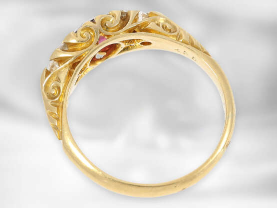Ring: sehr dekorativer antiker Rubinring mit Altschliff-Diamanten, insgesamt ca. 1ct, 18K Gold, Hallmarks Birmingham 1903 - photo 4