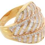 Ring: breiter und äußerst dekorativer Diamant-Cocktail-Damenring, feine Diamanten von zusammen 2,28ct, neuwertig und ungetragen - photo 2