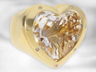 Ring: attraktiver schwerer Designerring mit großem Bergkristall und Brillanten, 18K Gelbgold