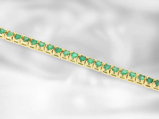 Armband: attraktives vintage Revière-Armband mit Smaragden im Karreschliff, insgesamt ca. 3ct, 18K Gelbgold - Foto 1