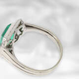 Ring: hochwertig gearbeiteter vintage Smaragd/Diamant-Goldschmiedering aus Platin, Smaragd ca. 1,8ct, Diamanten ca. 0,55ct - Foto 3