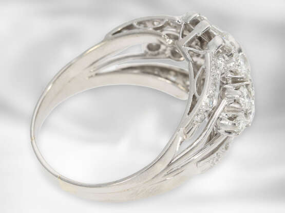 Ring: hochkarätiger, ehemals sehr teurer Platinring mit Diamantbesatz, insgesamt ca. 2,03ct, 950er Platin - photo 3