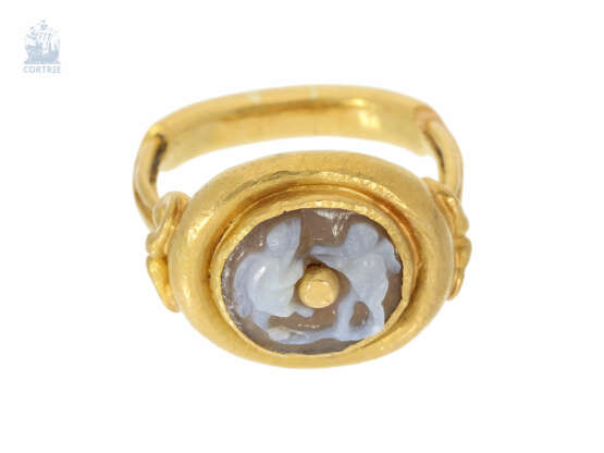Ring: sehr seltener, schwerer antiker Ring mit Steinkamee, vermutlich 18. Jahrhundert - Foto 1