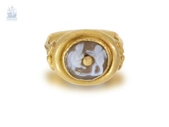 Ring: sehr seltener, schwerer antiker Ring mit Steinkamee, vermutlich 18. Jahrhundert - фото 2