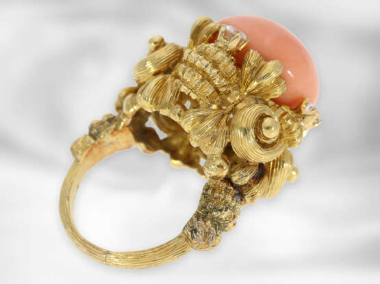 Ring/Ohrschmuck: sehr dekoratives, opulent verziertes antikes Schmuckset mit Engelshautkoralle und Brillanten, insgesamt ca. 0,73ct, 14K Gold - фото 3