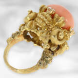 Ring/Ohrschmuck: sehr dekoratives, opulent verziertes antikes Schmuckset mit Engelshautkoralle und Brillanten, insgesamt ca. 0,73ct, 14K Gold - photo 3