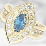 Ring: sehr schöner und gut erhaltener Damenring mit Brillanten und blauem Fancy Diamant, ca. 2,4ct - Foto 1
