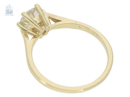 Ring: goldener Solitär/Brillant-Goldschmiedering mit feinem Brillant von 1,06ct - photo 2