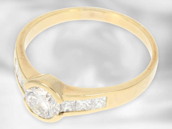 Ring: interessanter Gelbgoldring mit Brillant von ca. 1,09ct und Diamanten von insgesamt ca. 0,6ct, 14K Gold - Foto 3