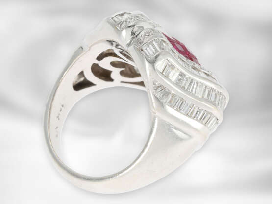 Ring: extravaganter luxuriöser Diamant/Rubinring, insgesamt ca. 5,49ct, 18K Weißgold, anspruchsvolle Goldschmiedearbeit - photo 4