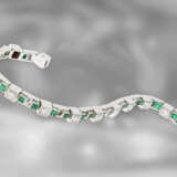 Armband: sehr wertvolles und ehemals teures Weißgoldarmband mit Brillant-/Smaragdbesatz, insgesamt ca. 4,6ct, 14K Gold - photo 1