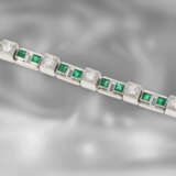 Armband: sehr wertvolles und ehemals teures Weißgoldarmband mit Brillant-/Smaragdbesatz, insgesamt ca. 4,6ct, 14K Gold - photo 2