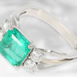 Ring: hochfeiner Smaragdring mit Brillanten, Anfertigung von Hofjuwelier Roesner, insgesamt ca. 3,32ct, 18K Weißgold, Handarbeit - фото 1