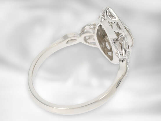 Ring: attraktiver, vermutlich antiker Platin-Marquisering mit großem Altschliff-Diamanten von ca. 1,25ct, 950er Platin - Foto 3