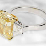 Ring: exquisiter und äußerst wertvoller Diamantring mit gelbem Fancy Diamant von 8,02ct und 2 allerfeinsten weißen Trapezdiamanten, GIA-Report - photo 5