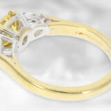 Ring: wertvoller handgefertigter Diamantring mit einem fancy intense yellow Brillant, natural color, 1,02ct, 18K Gold, mit GIA Report No. 8313491 - фото 4