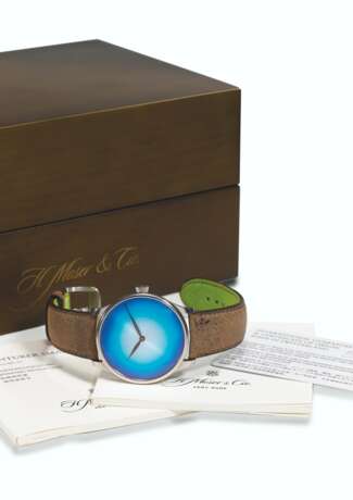 Moser & Co.. H. MOSER & CIE, LIMITED EDITION WHITE GOLD VENTURER AHMED SEDDIQI & SONS EDITION – NO. 8/9 - Foto 2