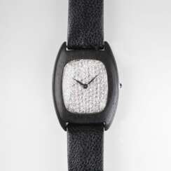 Damen-Armbanduhr mit reichem Diamant-Besatz von Juwelier Wilm