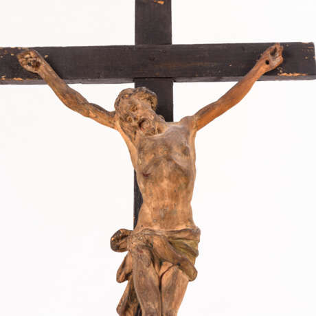 Kreuzigungsgruppe: Kruzifix mit Maria und Johannes - photo 2
