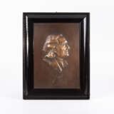 Gerahmtes Bronzerelief: Franz Liszt - фото 1