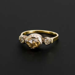 Antiker Ring mit Altschliff-Diamanten