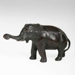  Japanische Tierbronze 'Junger asiatischer Elefant'