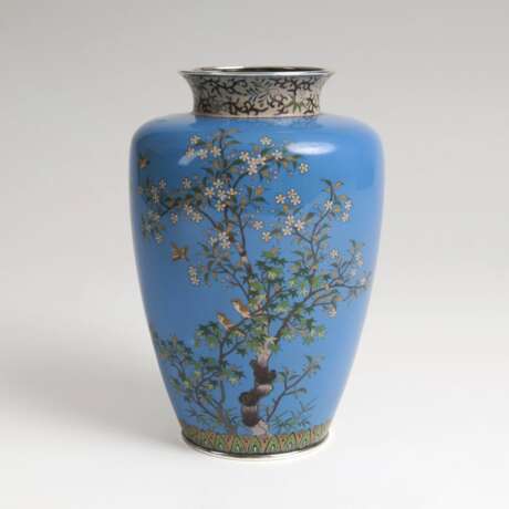  Cloisonné-Vase mit Blüten und Vögeln - photo 1