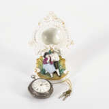 Silberne englische Taschenuhr mit Porzellan-Uhrenständer - photo 2