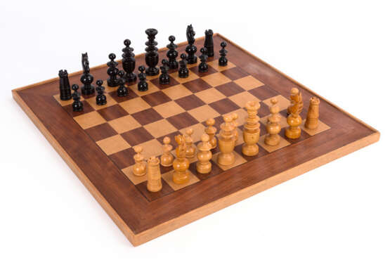 Schachspiel mit Brett - Foto 1