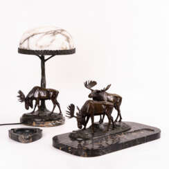Jagdliches Schreibtischset mit Elchfiguren