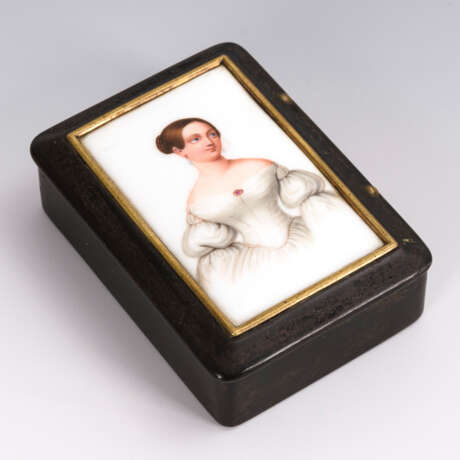 Tabatiere mit Porzellan-Miniaturporträt einer Dame - Foto 1