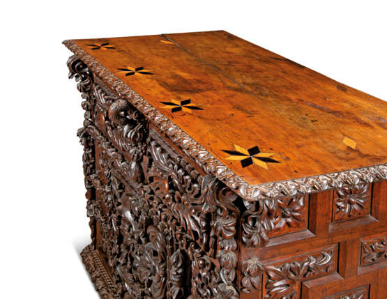 A SPANISH CARVED WALNUT CHEST - photo 3