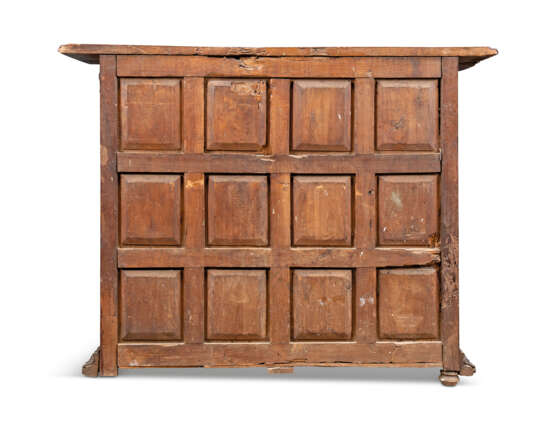 A SPANISH CARVED WALNUT CHEST - photo 4