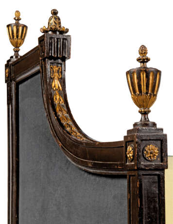 A LOUIS XVI-STYLE BROWN-PAINTED AND PARCEL-GILT DAYBED - photo 2