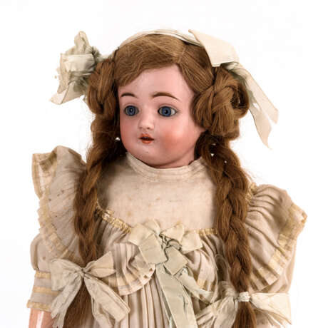 Original bekleidetes Puppenmädchen - Foto 2