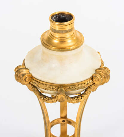 Kerzenleuchter in Form einer antiken Öllampe - Foto 2