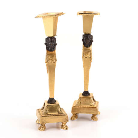 Paar Empire(?)-Kerzenleuchter im Ägyptischen Stil - photo 1