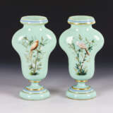 Paar Vasen mit Emailmalerei - photo 1